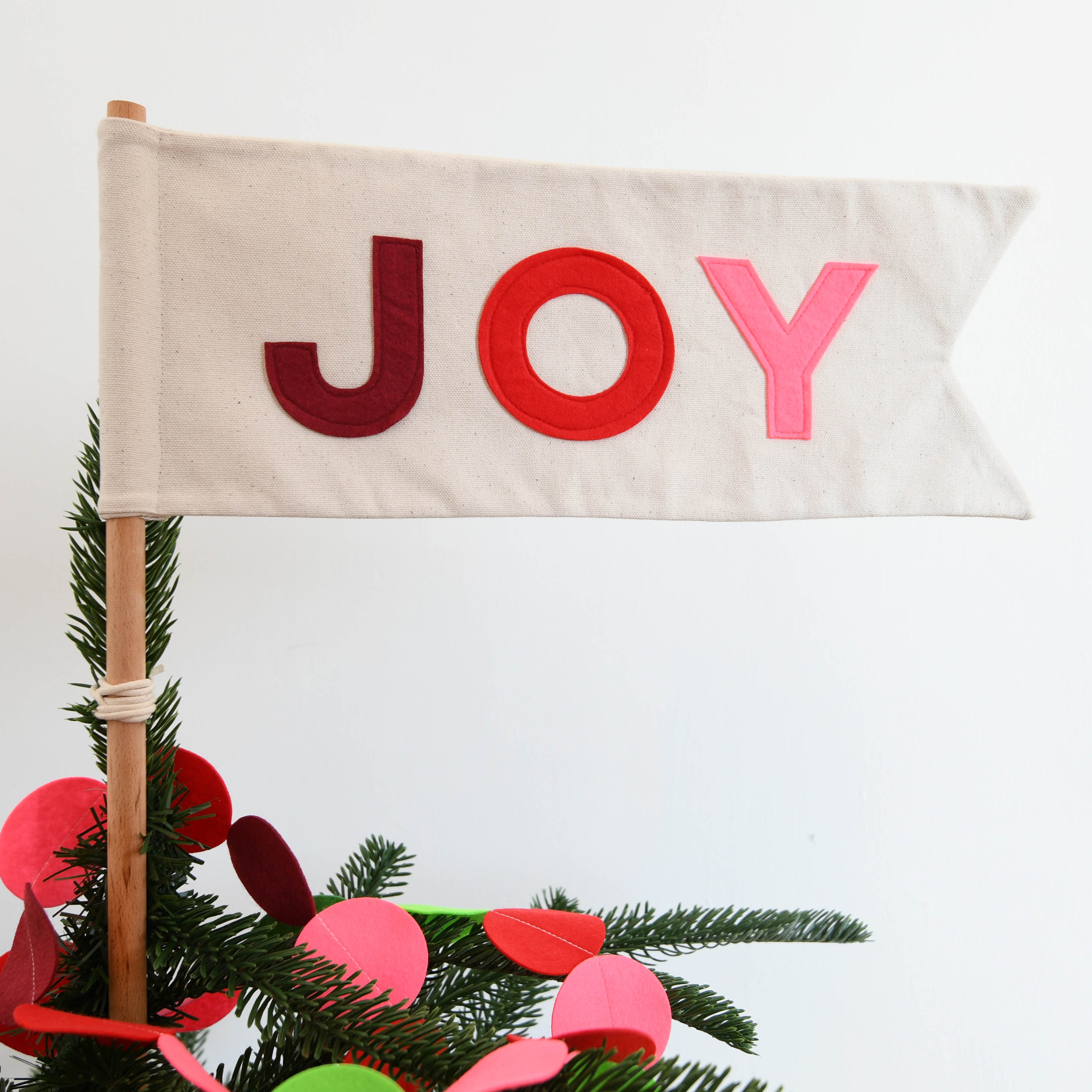 Joy tree topper flag – House of Hooray