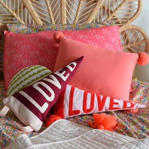 Mini pennant cushion LOVED - Connie Clementine